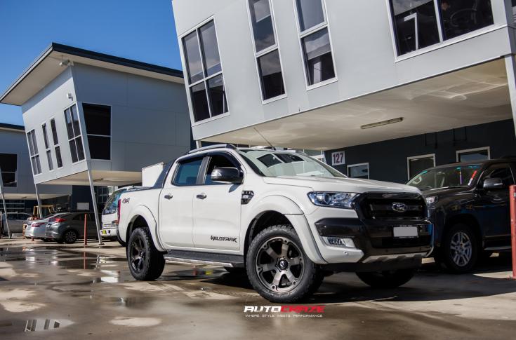 FORD RANGER BEAST BLACK & MACHINED WITH DARK TINT